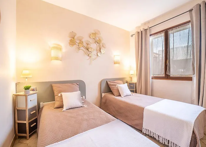 Holiday home Maison F3 A Avec Jardin, Terrasses Et Climatisation, Proche Centre-ville - Fr-1-703-96